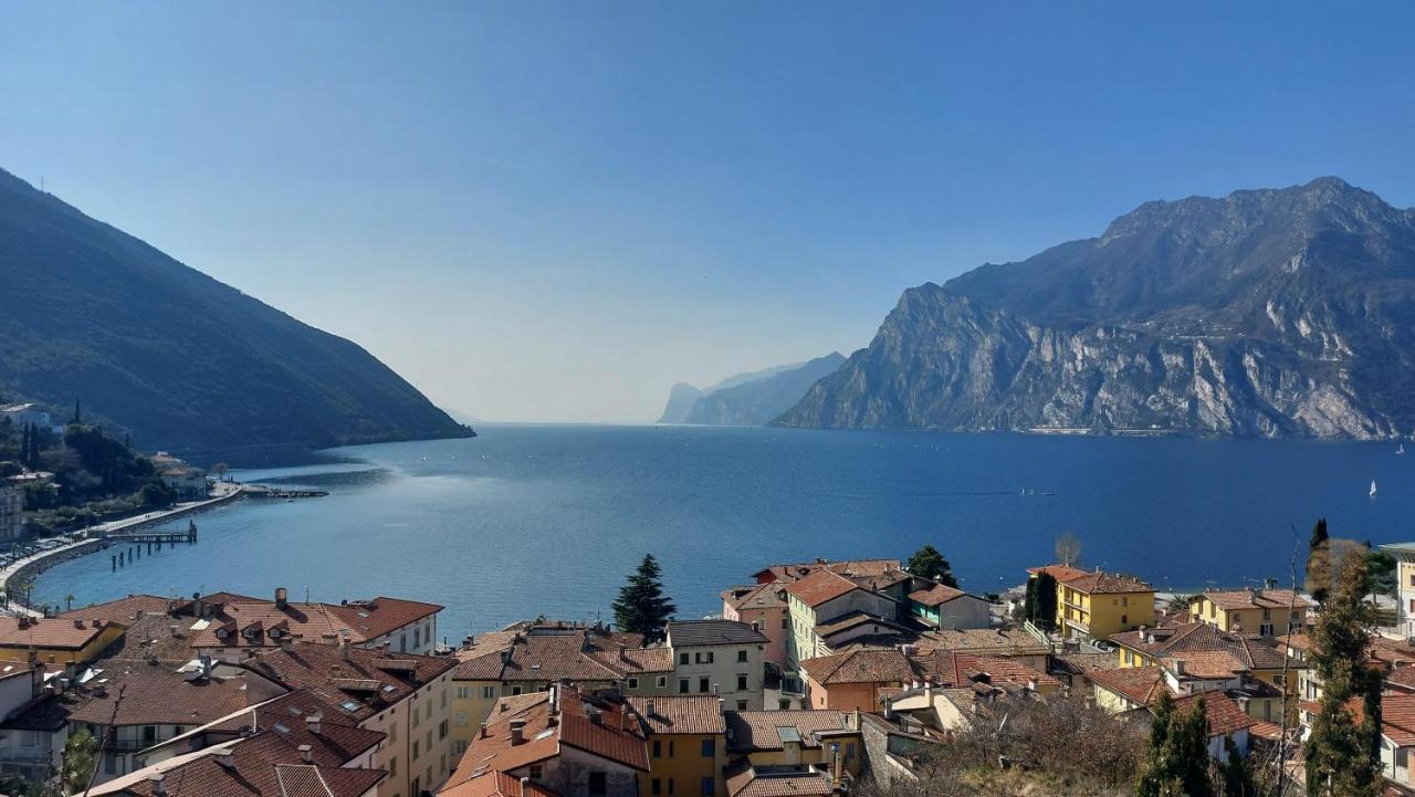 Sam&Sun Apartment Torbole Sul Garda Luaran gambar